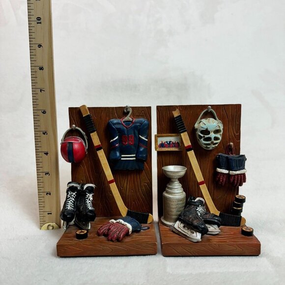 Russ Berrie & Co Hockey Theme Sports 1 Bookend Hand Painted Resin 6”x4” - Picture 13 of 15